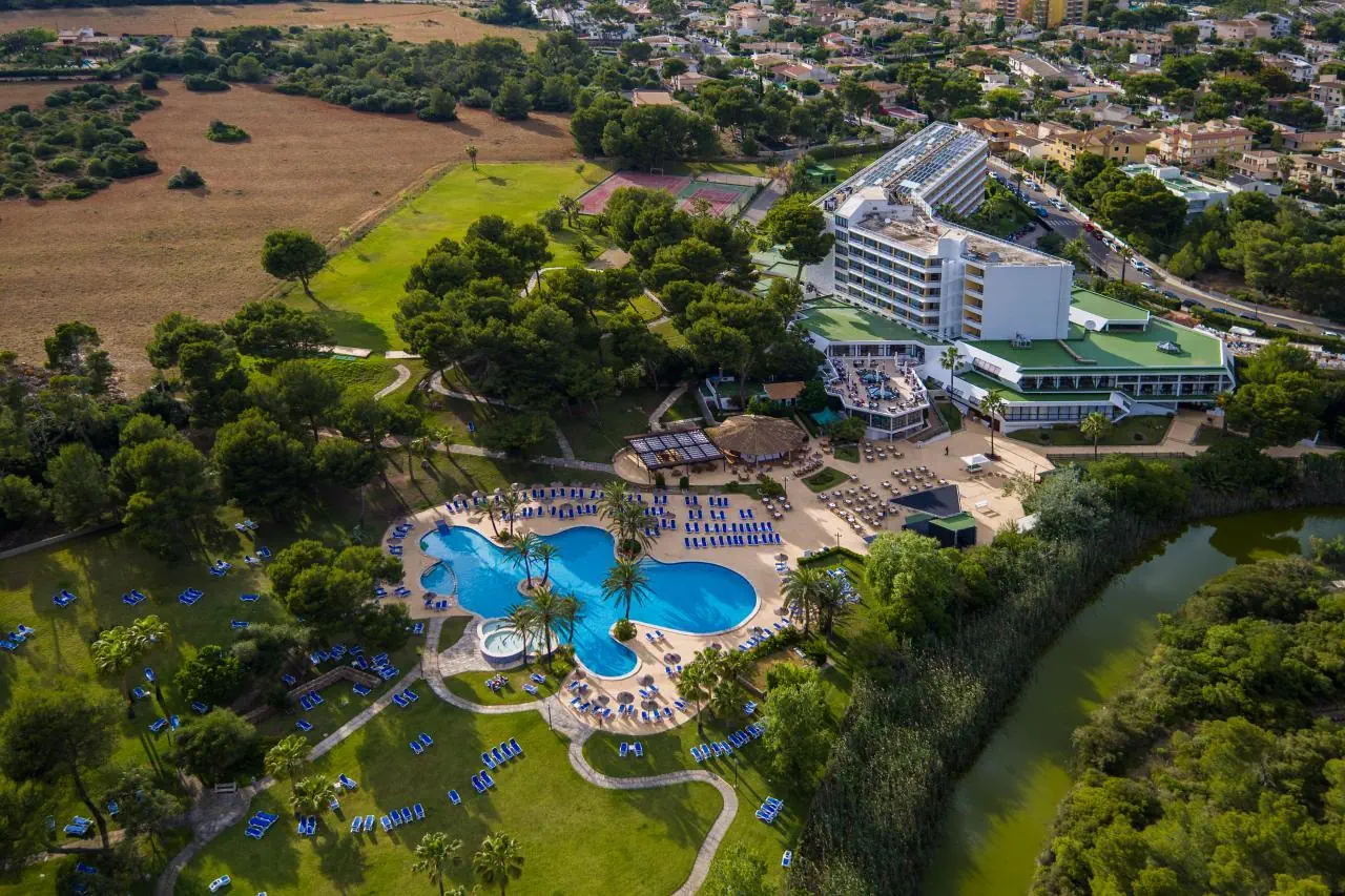 Exagon Park 4*