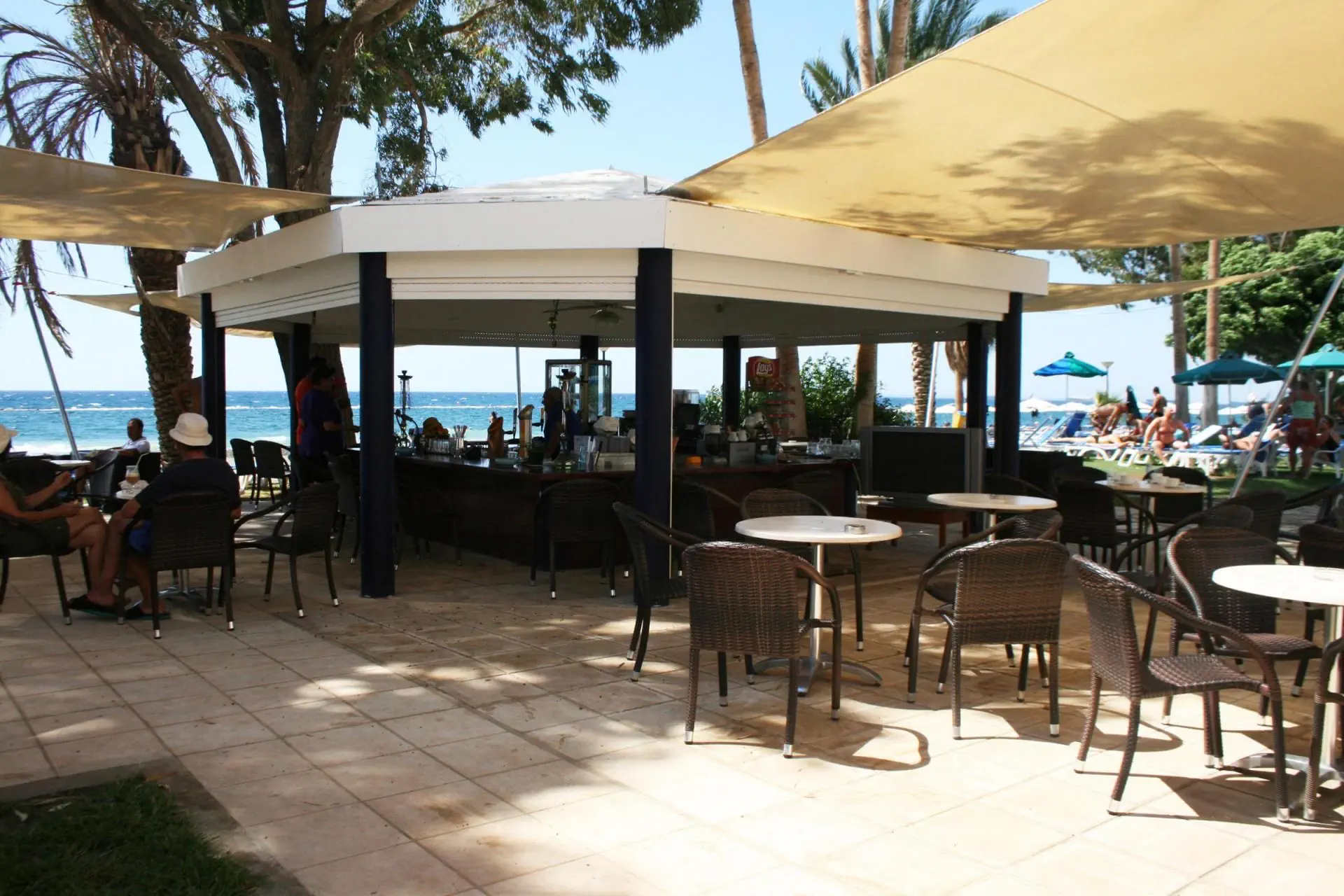 Poseidonia Beach 4*