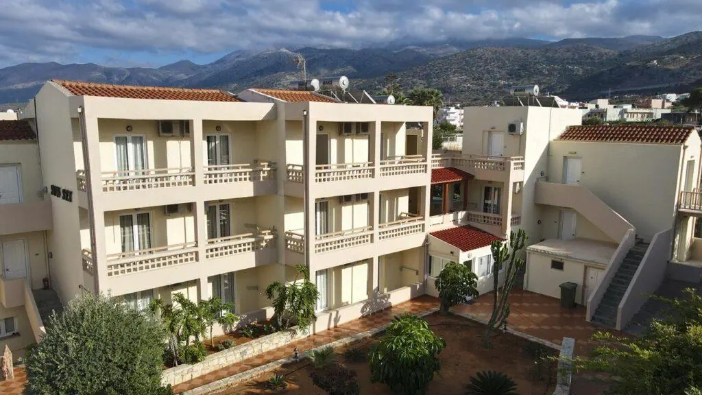 Sunset Apartments 3*