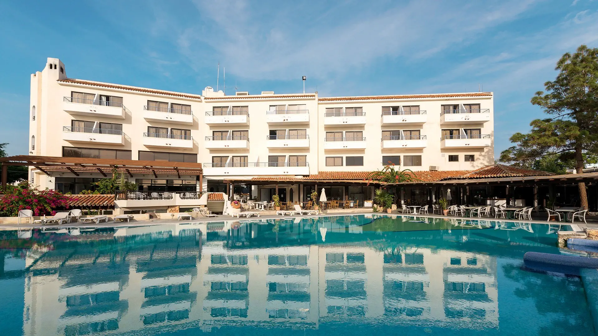 Paphos Gardens Holiday Resort 3*