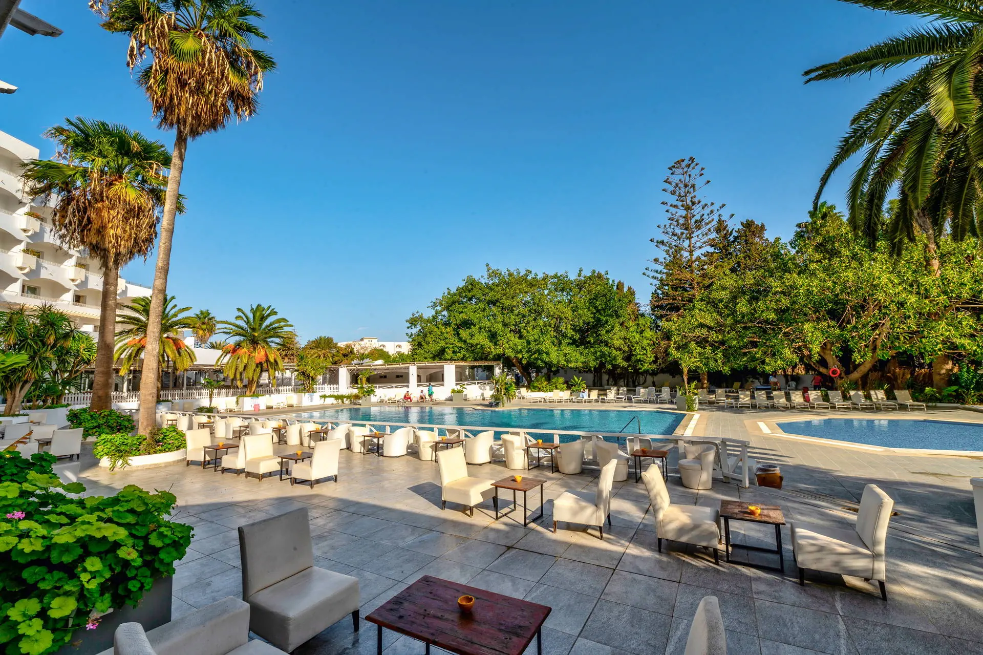Golden Tulip President 3*