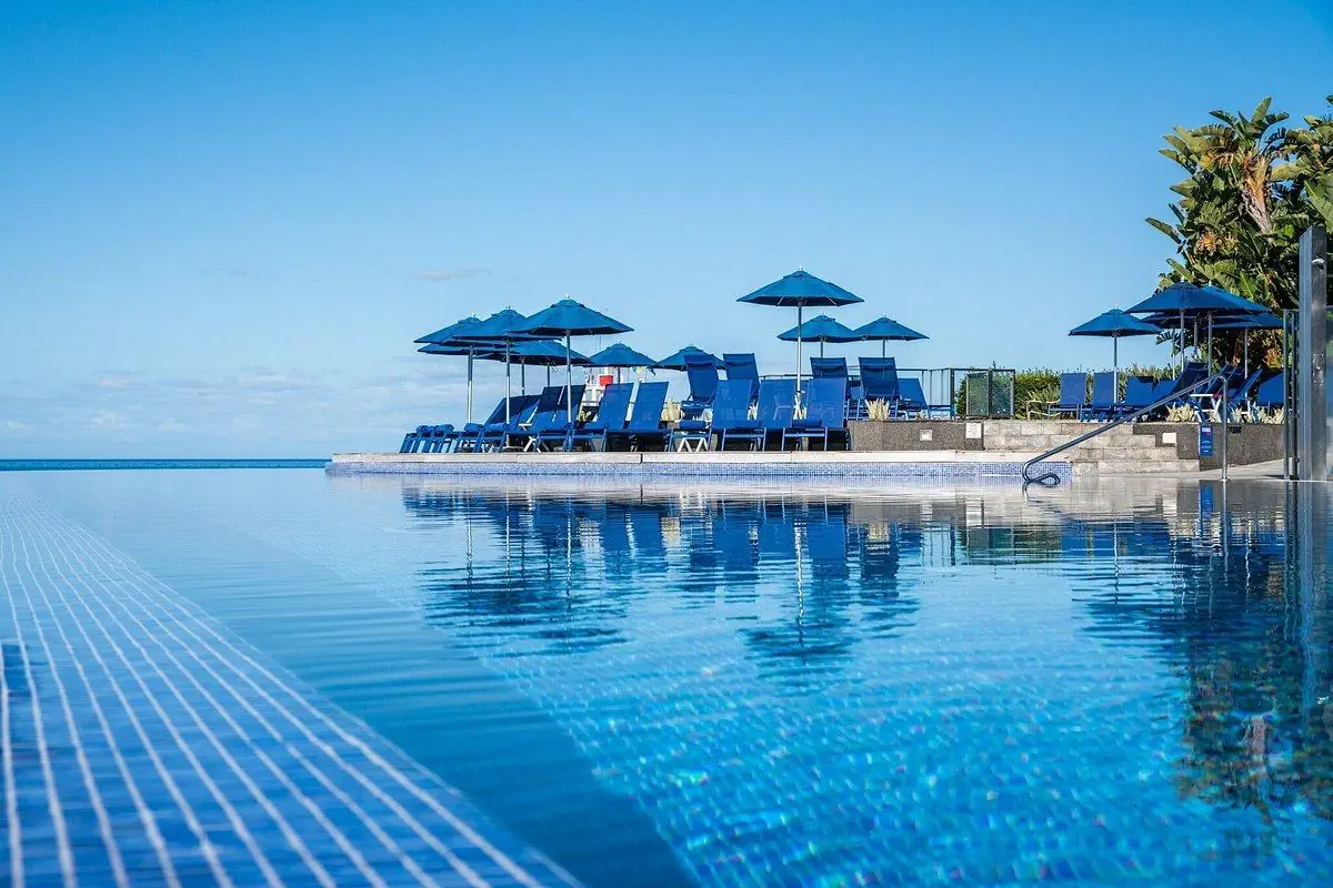 Marina Suites 4*