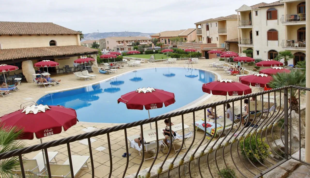 Club Esse Posada Beach Resort 4*