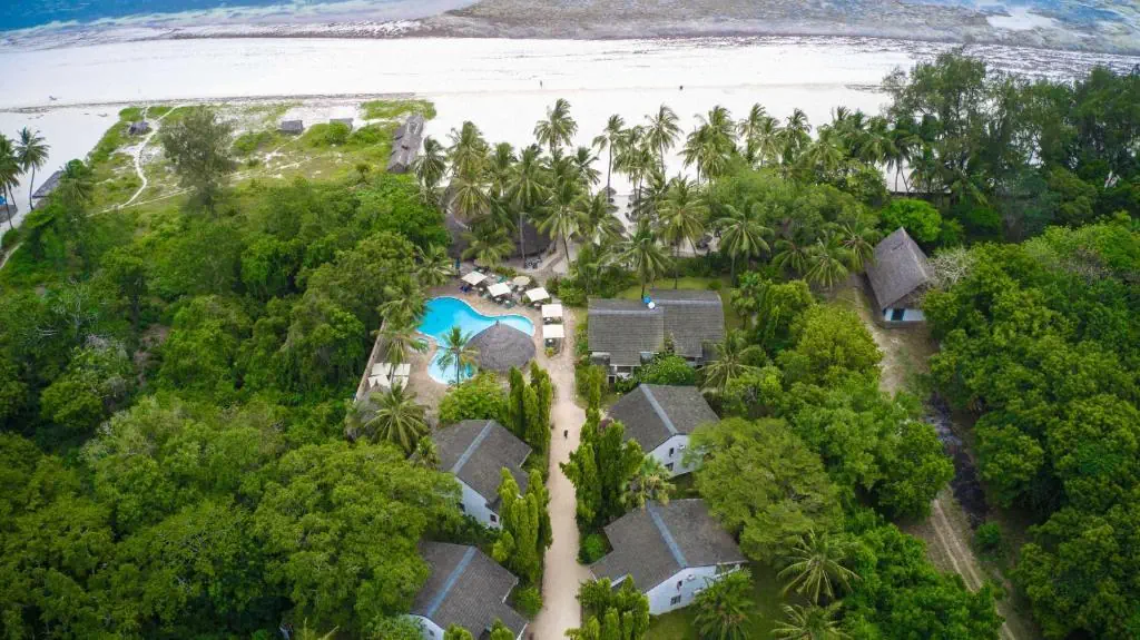 Pinewood Beach Resort & SPA 4*, фото 1