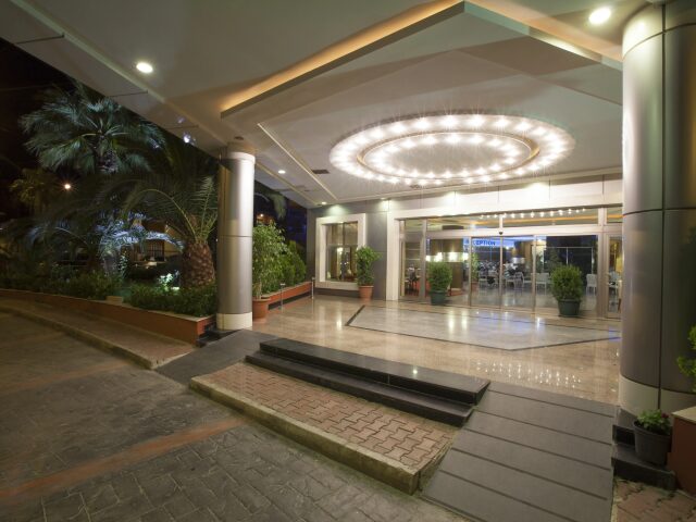 Club Side Coast Hotel photo 1