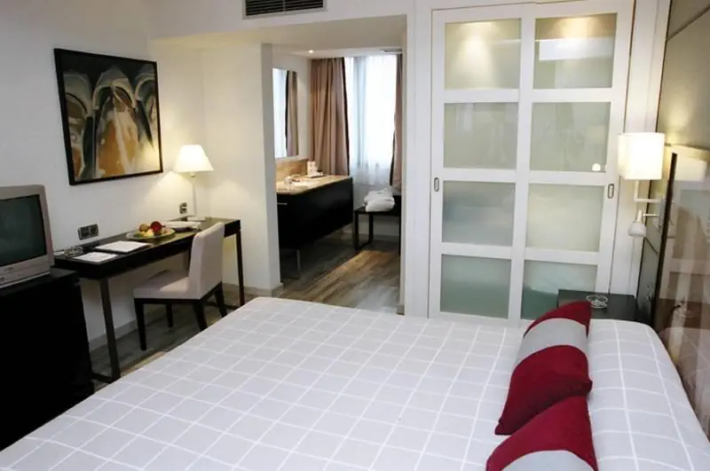 H10 Universitat 4*, фото 6