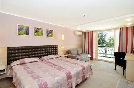 Sandy Beach 4*