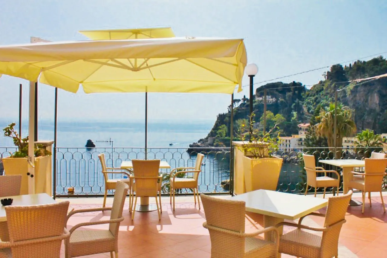 Baia Azzurra 3*