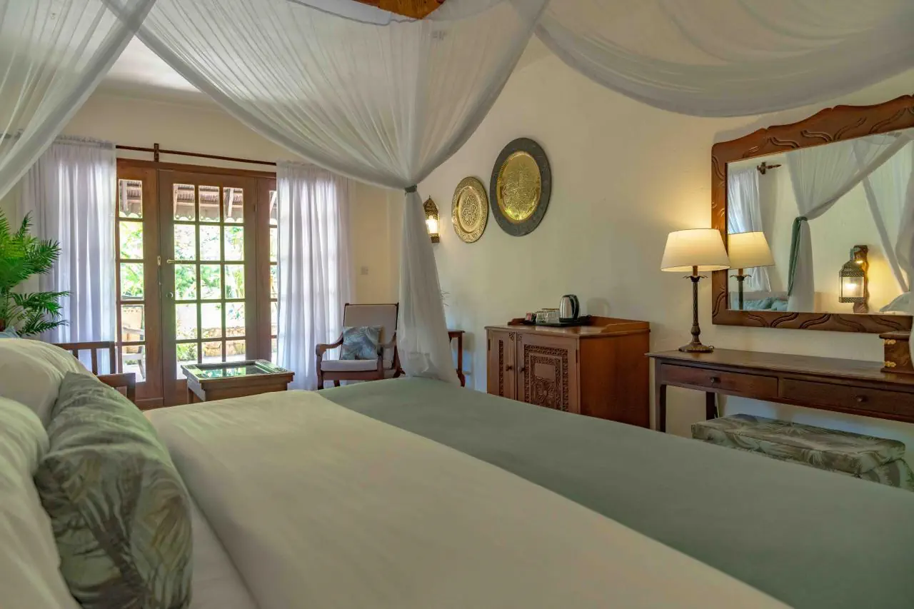 Breezes Beach Club & Spa 4*