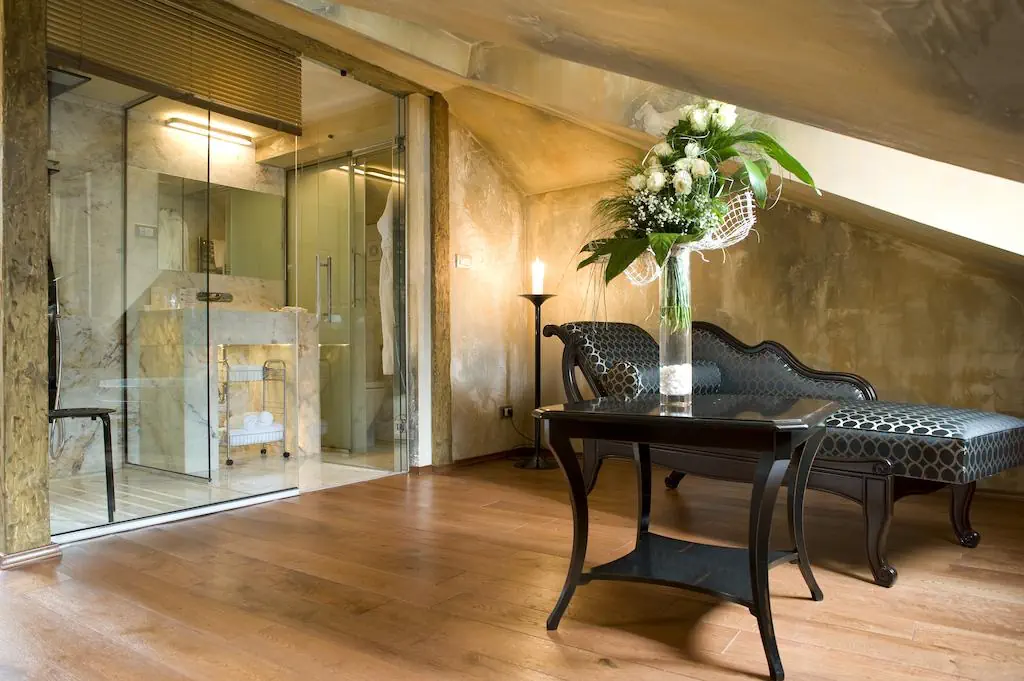Astoria Butique 4*