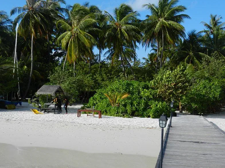 Embudu Village 3*