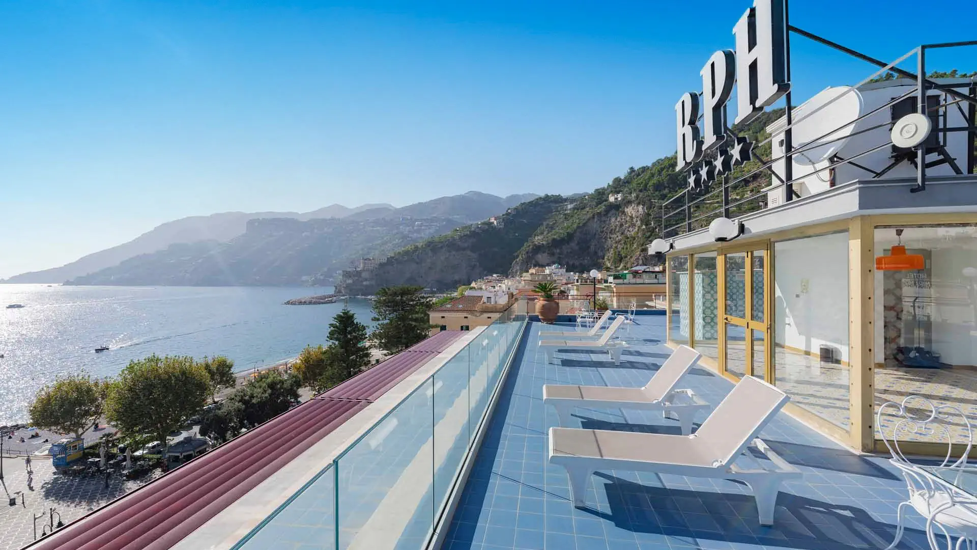 Reginna Palace 4*