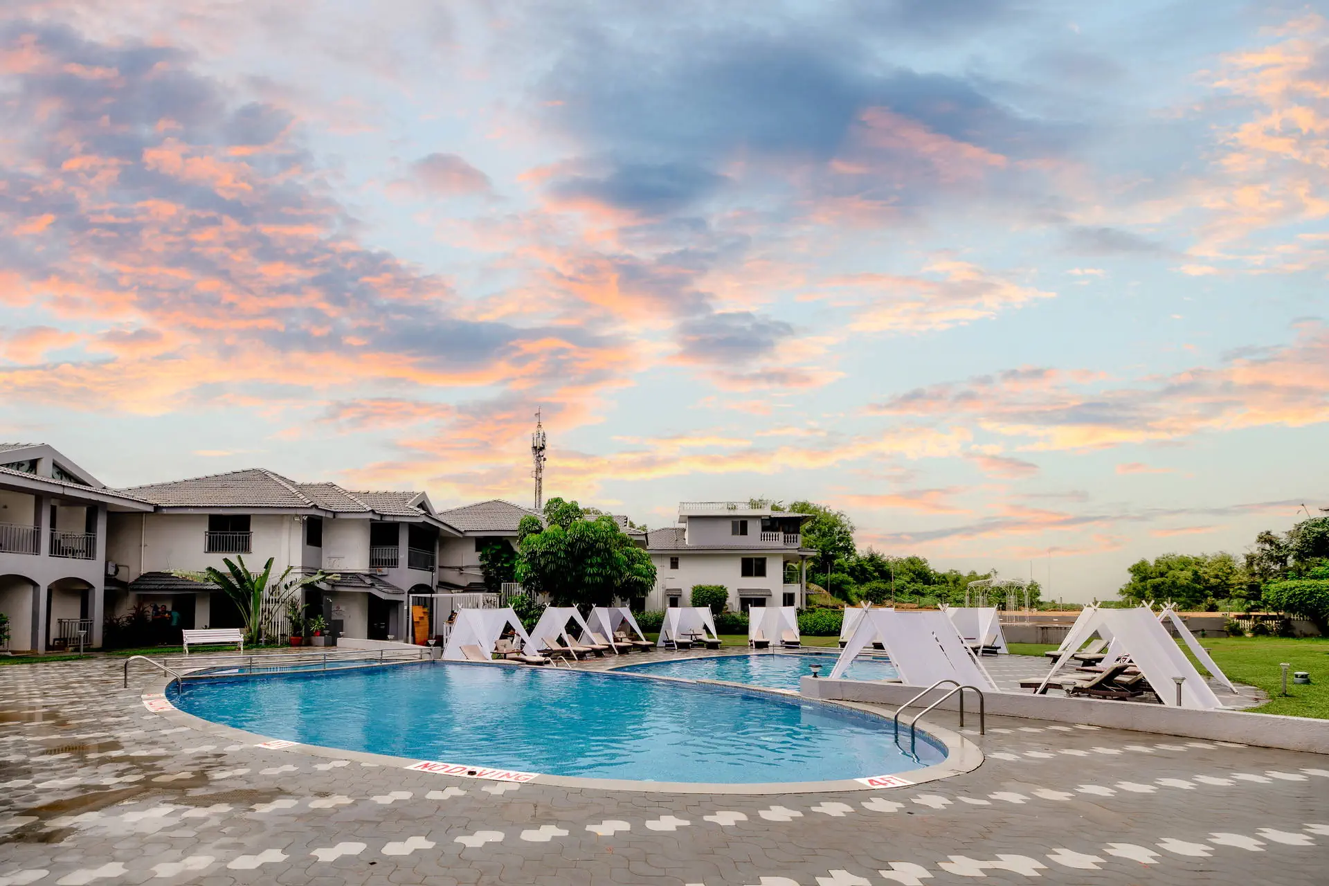 Baywatch Resort, фото 1