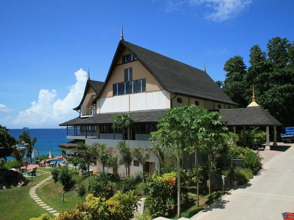Patatran Village 3*