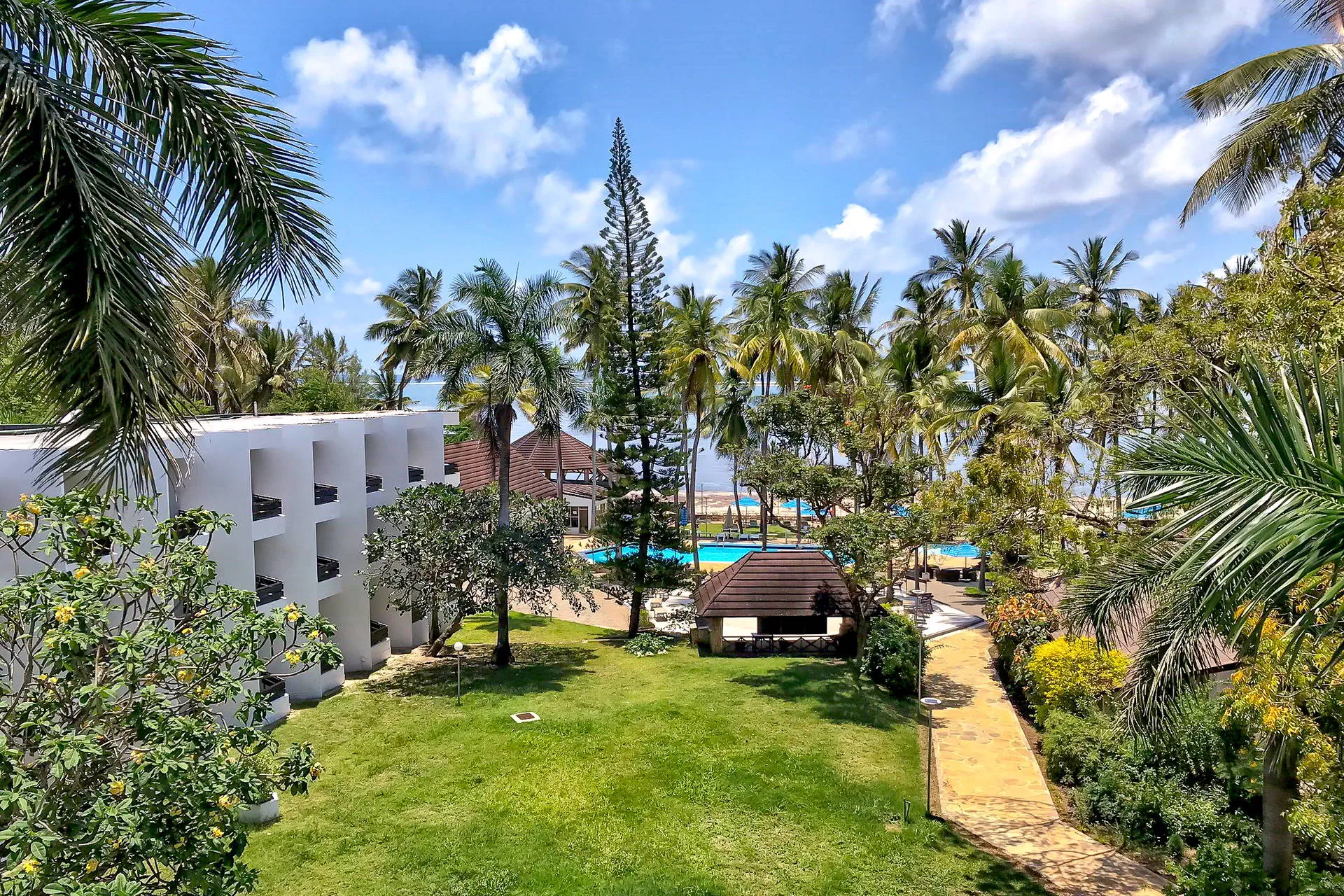 Kenya Bay Beach Hotel 3*