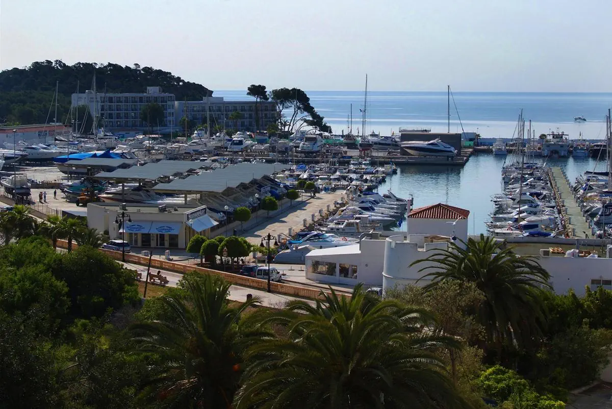Invisa La Cala 4*