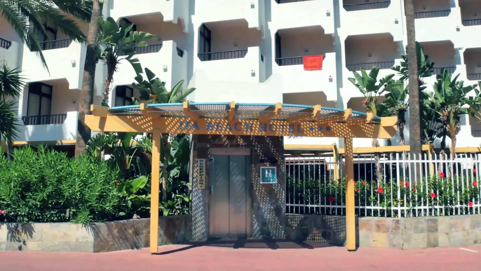 Corallium Beach by Lopesan Hotels 4*