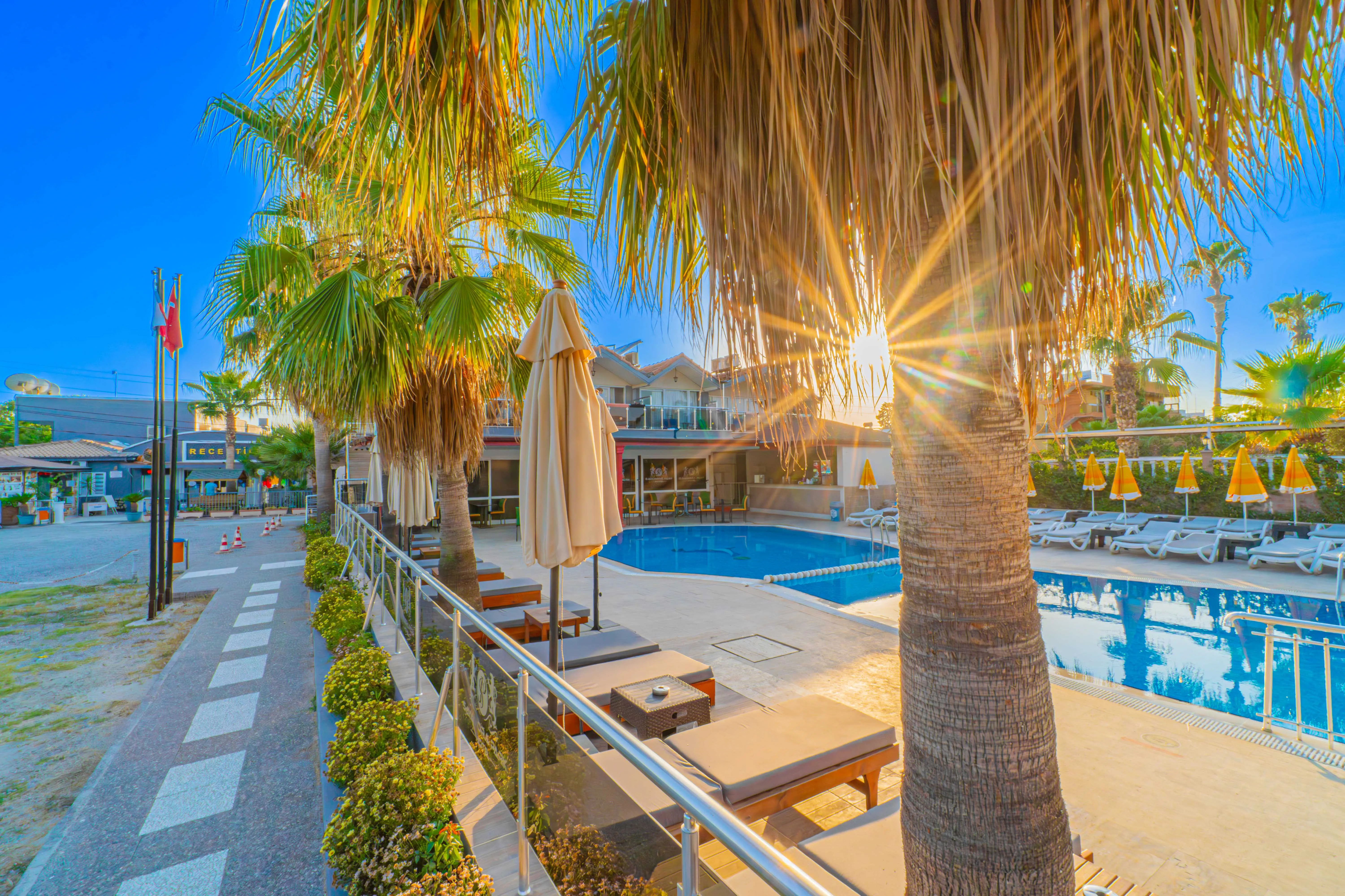Ozlem Garden 3*