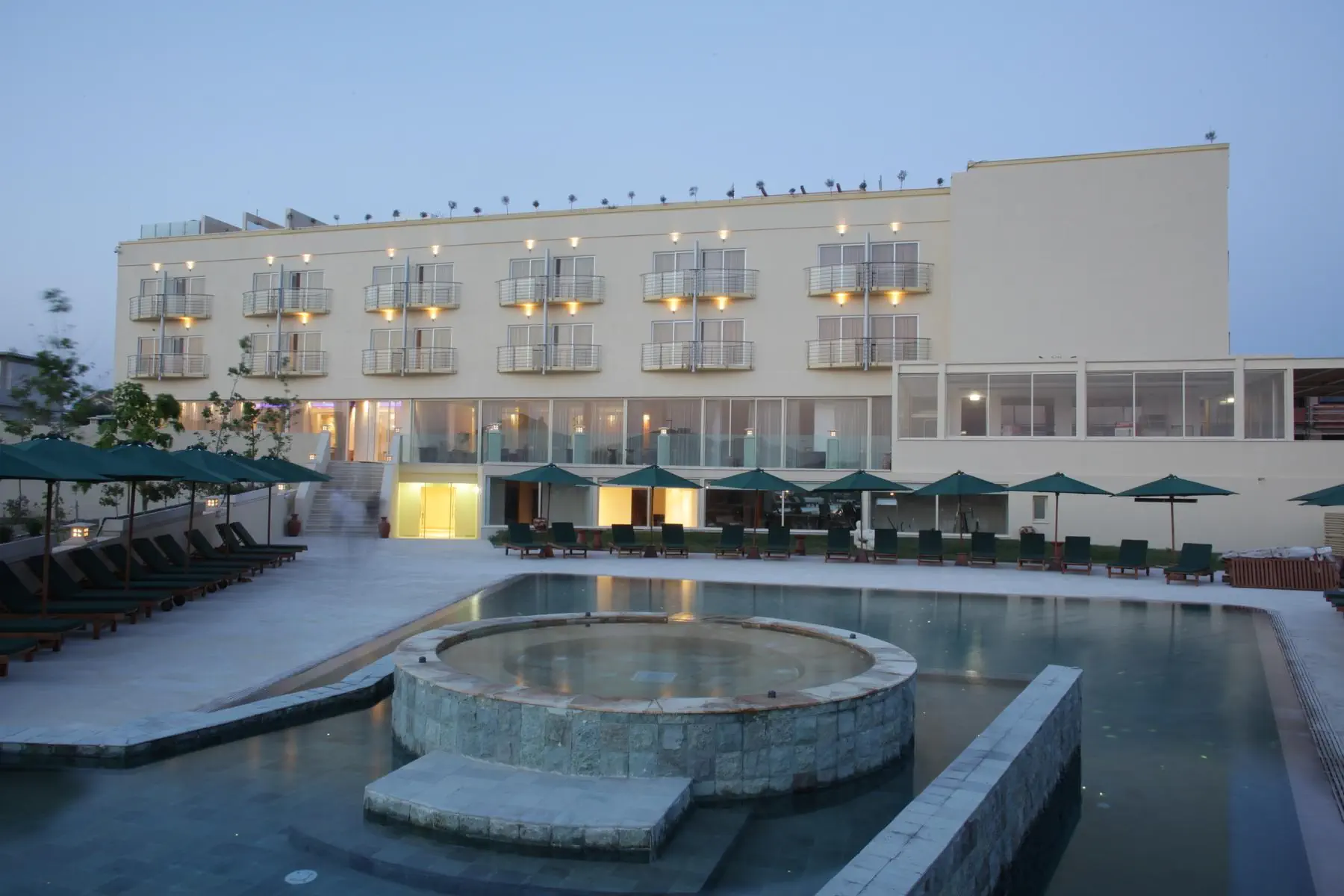 E Hotel Spa and Resort 4*