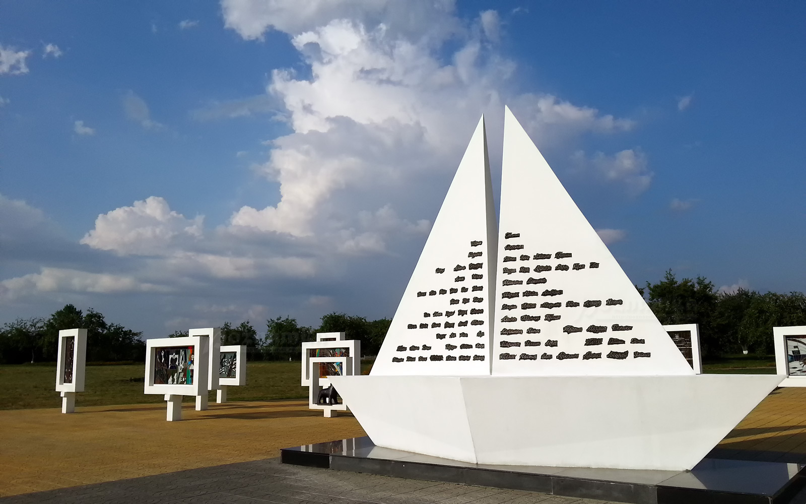 Дворцы Восточной Беларуси photo 0