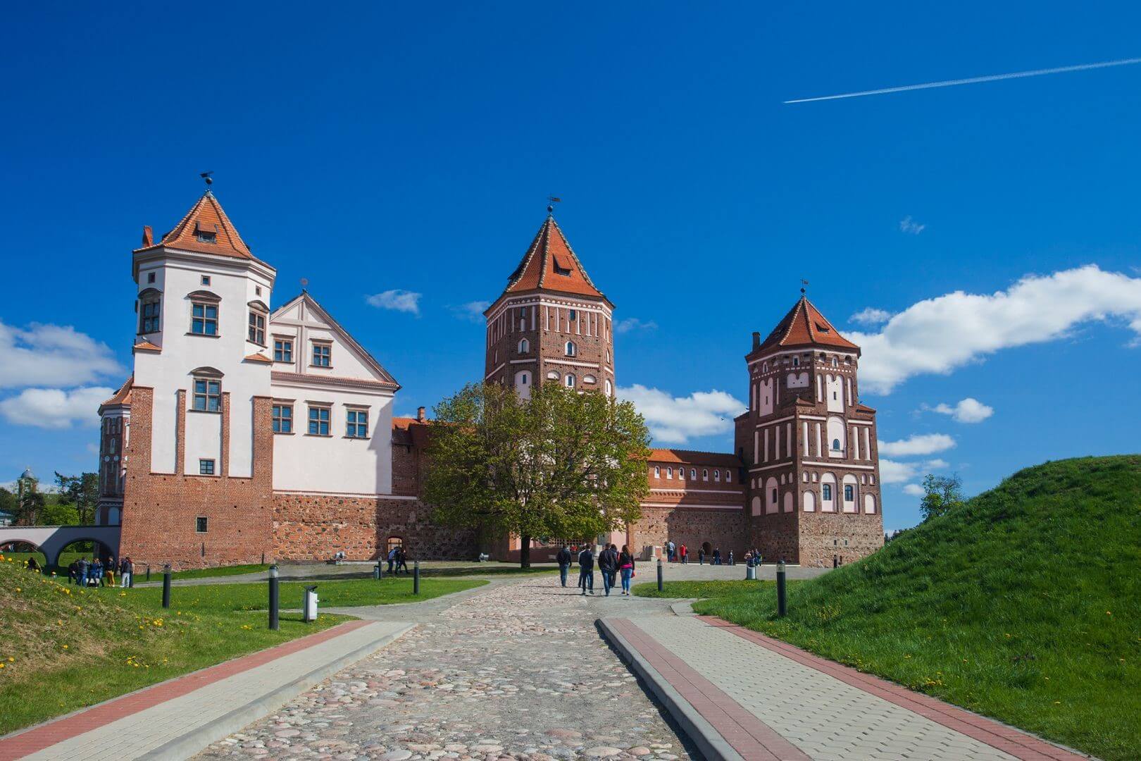  Несвиж (ночлег в замке) — Мир, 2 дня. Все Включено! photo 1