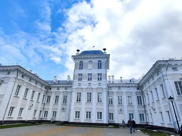 Экскурсия в усадьбы Булгаков, Красный берег и костел в Богушевичах