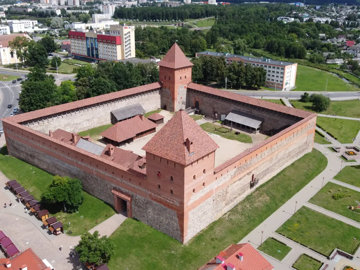 Экскурсия Хрумстик и стеклозавод Неман