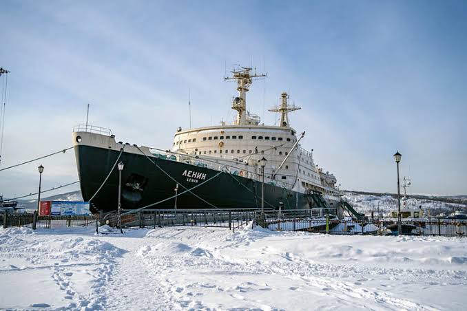 Авиатур в Мурманск. Айс- флоатинг, снегоходы, мифы и легенды main photo