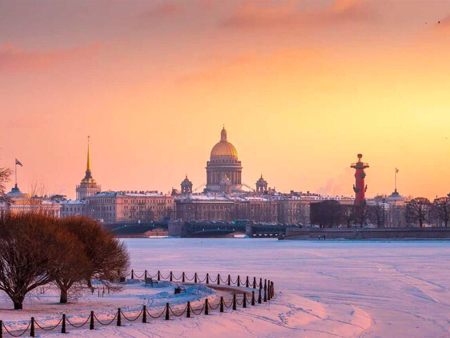 Новогоднее сияние Петербурга