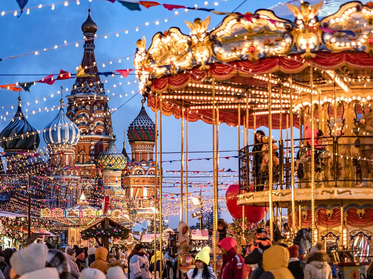 Рождество в Москве | На автобусе main photo