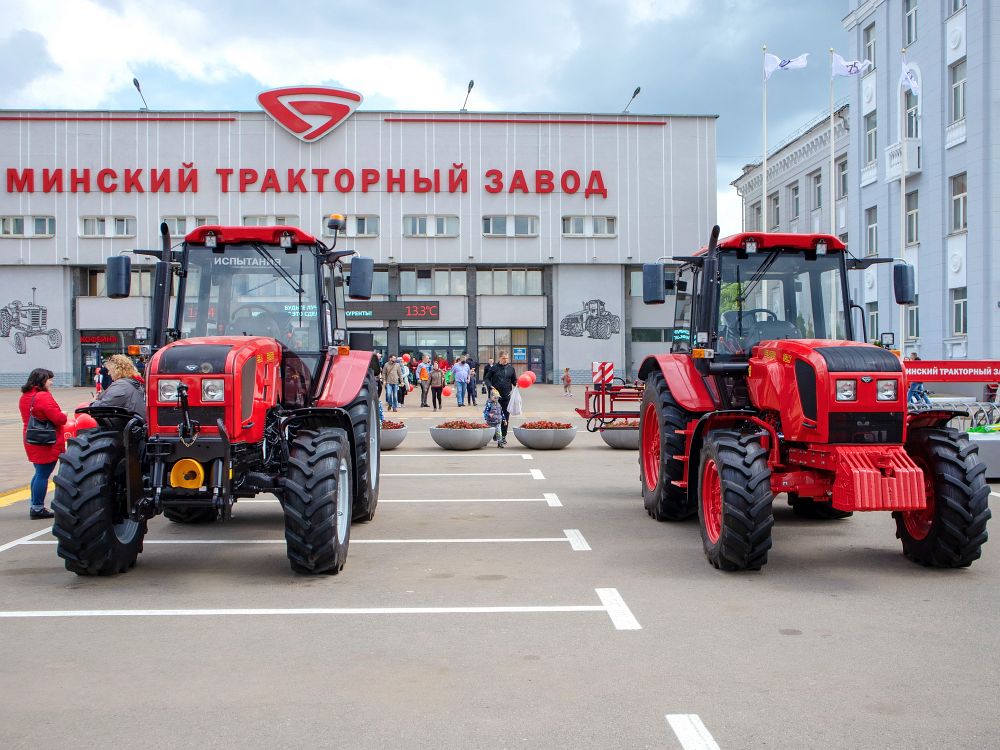 Город в городе. Минский тракторный завод — Усадебно-парковый комплекс Лошица main photo