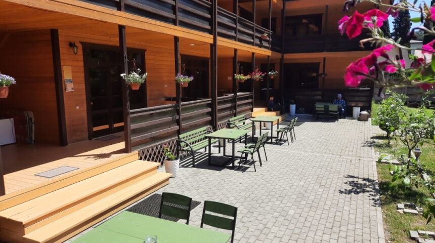 Гостеприимная Абхазия на поезде. Отель "Duglas" в Пицунде photo 0
