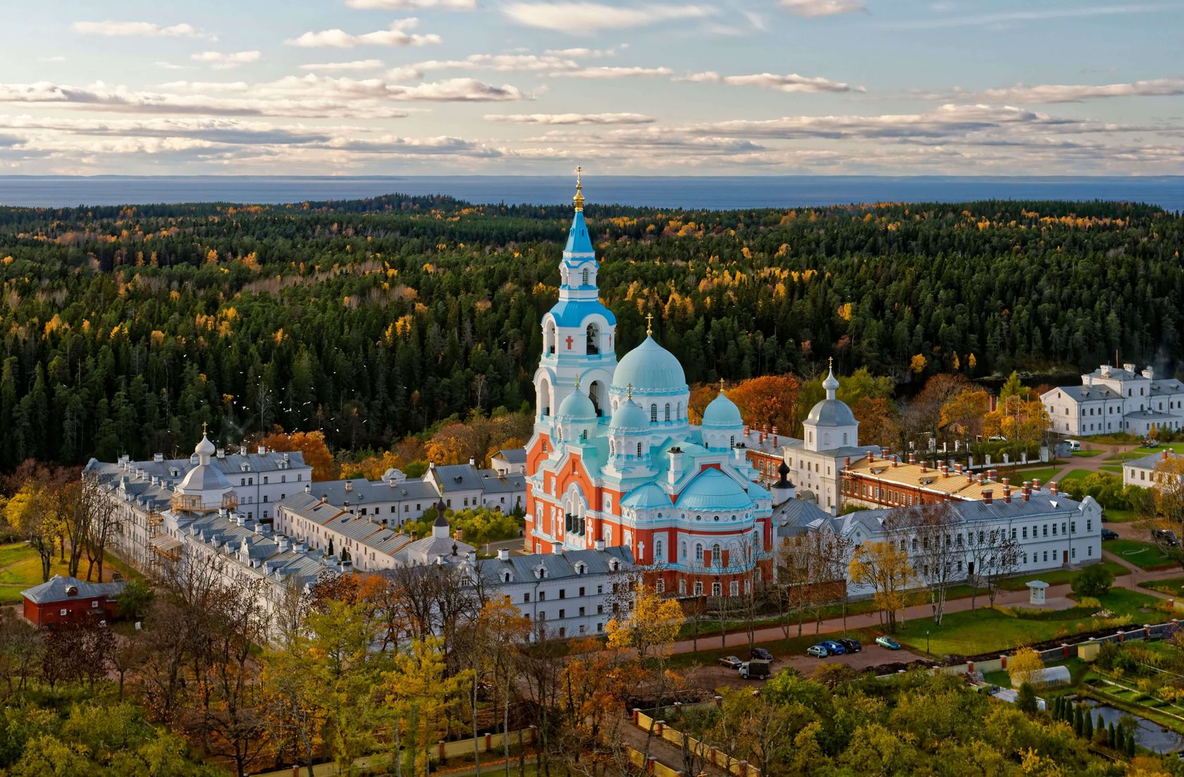 Классический тур в Питер + о. Валаам на 3 дня main photo