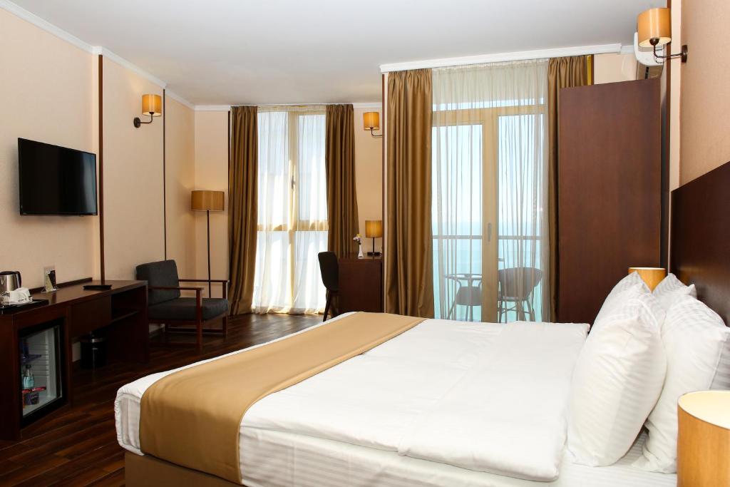 В Батуми на море на автобусе | Отель Corner Inn photo 3