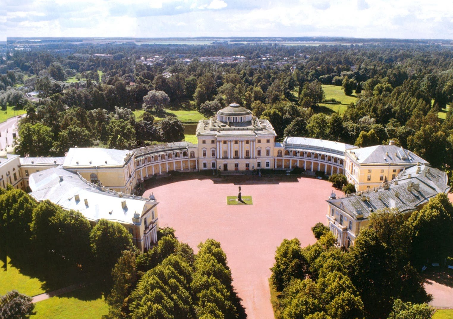 Увлекательный недельный авиатур в Санкт-Петербург и Карелию photo 0